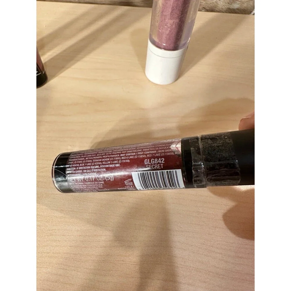 L A Girls flower powder